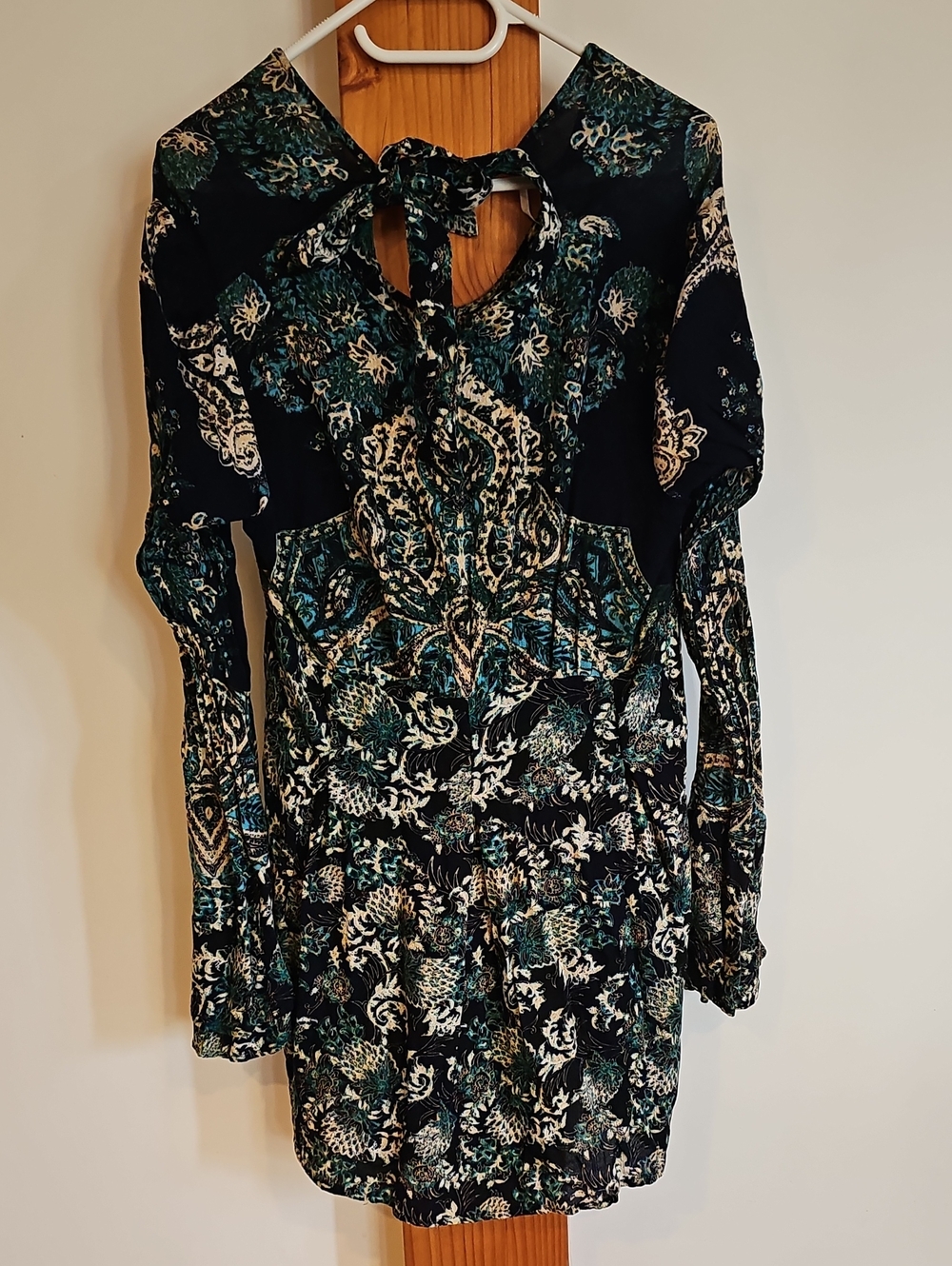 Women's Black & Teal Floral Tie-Neck Top